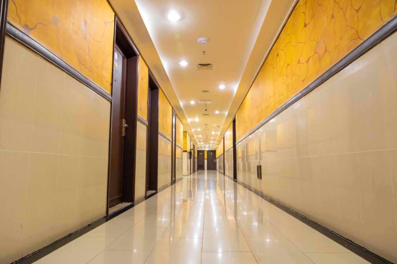 Three 888 Hotel Dubái Exterior foto