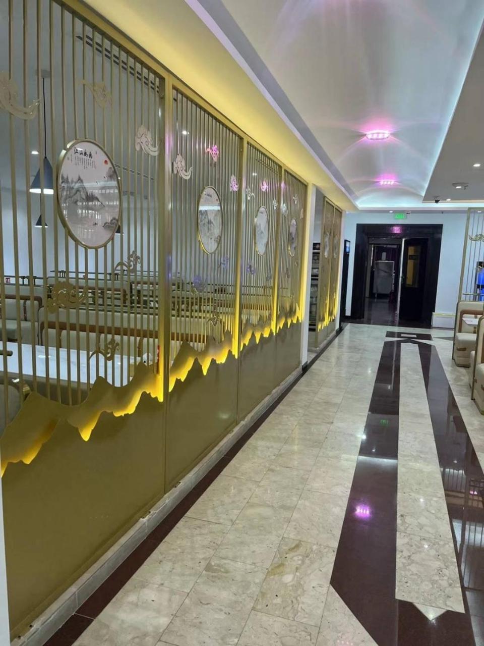 Three 888 Hotel Dubái Exterior foto